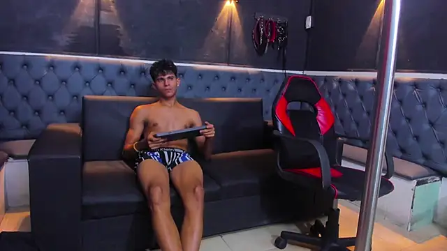 Axel_greyder's Live XXX Chat