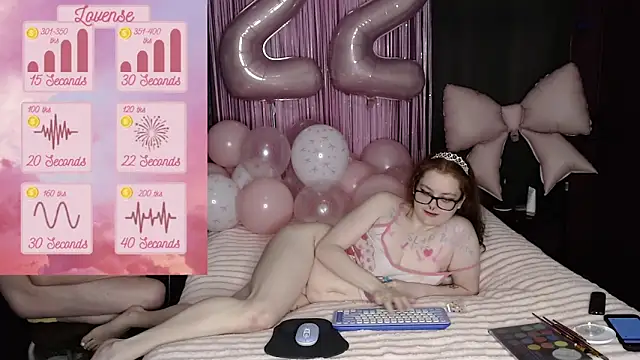 lolarae_xx Show in webcam