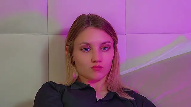 StacyEvances' Live XXX Chat