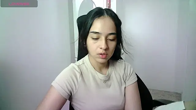 aineangeel's Live XXX Chat