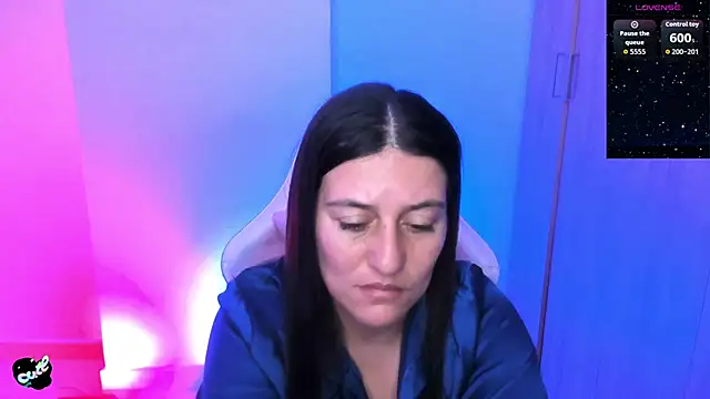 Chatroom XXX en direct de Saskyaa