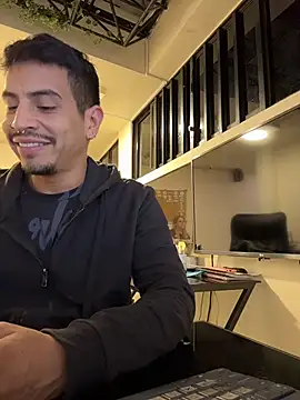 Czat XXX na żywo – Juann-cock