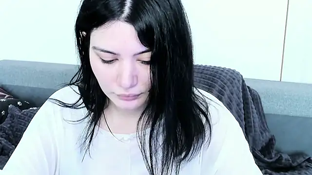 XXX chat uživo modela Dark_Moni
