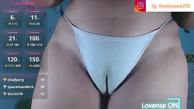 ana_studio élő XXX-chatje
