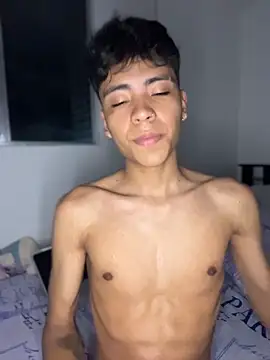 MaxiWildd Chat XXX live