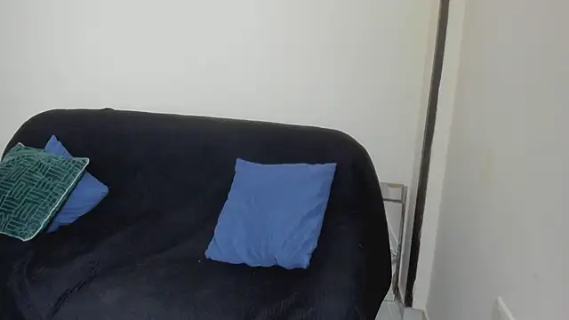 kiraGeiner's Live XXX Chat