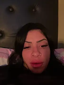 Chat +18 de belababyy ao vivo