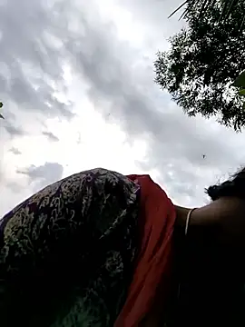 צ'אט XXX בשידור חי של YOURBHABI143