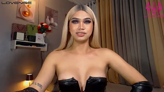 XXX chat uživo modela Lexi_ThunderFuck