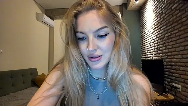fifteenpoem's Live XXX Chat