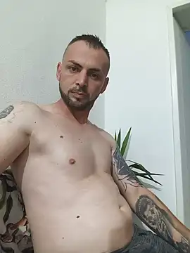 XXX chat uživo modela papichulo0099