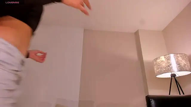 BellaThompsonX 即時 XXX 聊天