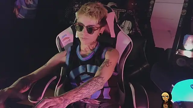 AcidMilo élő XXX-chatje