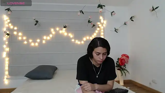 Sarabubbie's Live XXX Chat