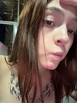 Chatroom XXX en direct de Rinamay_