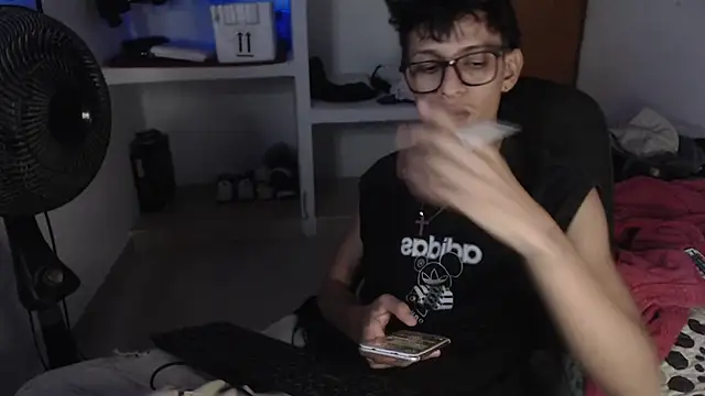sung_yol Chat XXX in diretta