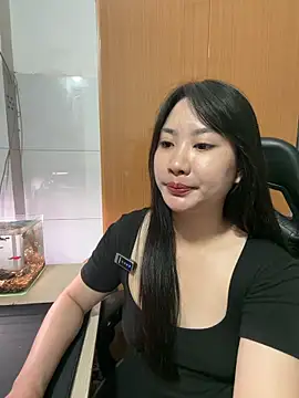 QuynhAnh99's Live XXX Chat
