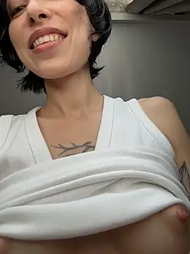 צ'אט XXX בשידור חי של kikidoll