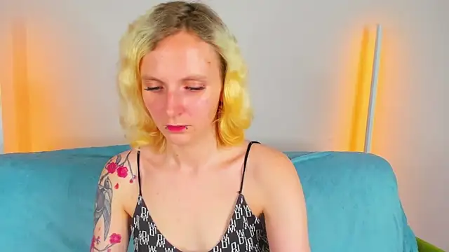 LikiLips' Live XXX Chat