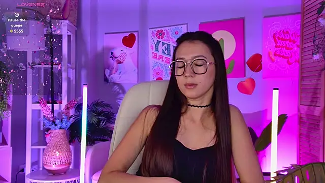LanaBaker Adlı Modelin Canlı XXX Sohbeti