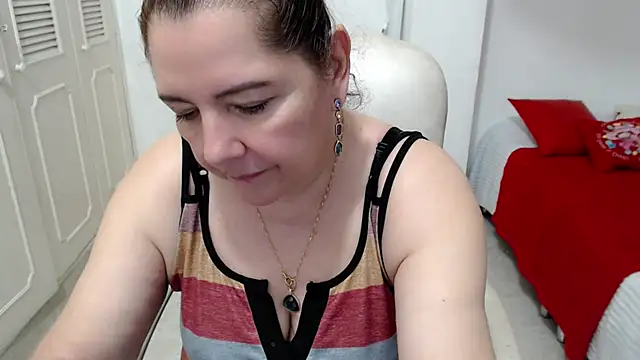 Chat +18 de leonela_69 ao vivo