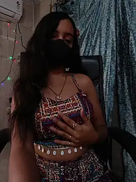 Chat XXX en directo de Parinaaz18