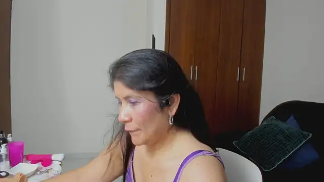 kiraGeiner লাইভ XXX চ্যাট