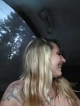 XXX chat uživo modela SheIsSomething