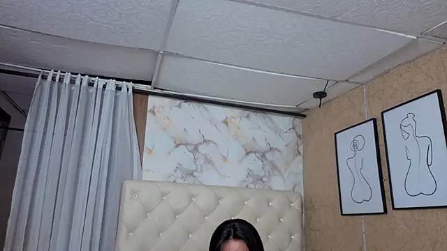 QueenSallyDesire's Live XXX Chat