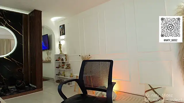 Chat +18 de NatyHernandez1 ao vivo