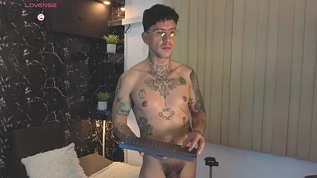 Chat XXX ao vivo de MR_EITHAN