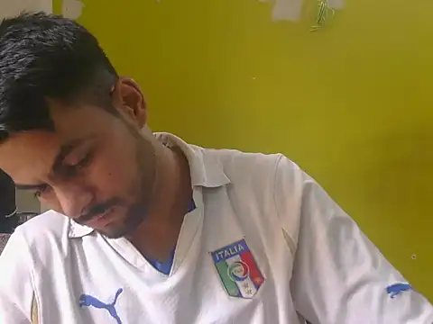 Stubborndesiboy live XXX chat