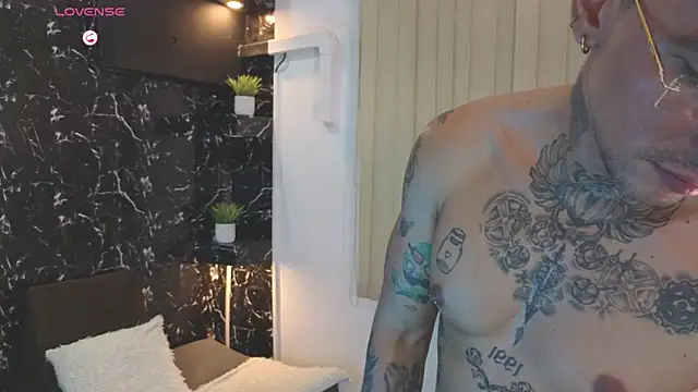 Chat XXX en directo de MR_EITHAN