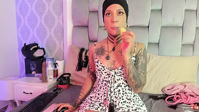 Pandora_nyx's Live XXX Chat