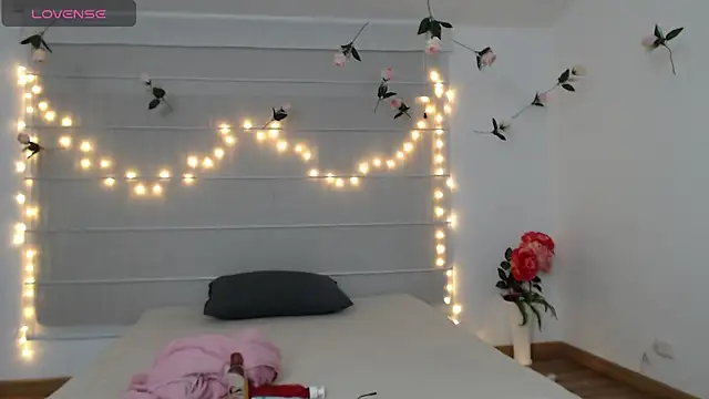 Sarabubbie's Live XXX Chat