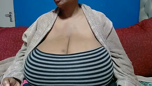 CUTEFIRMMELONSS Chat XXX live