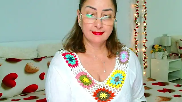 Tyana40's Live XXX Chat