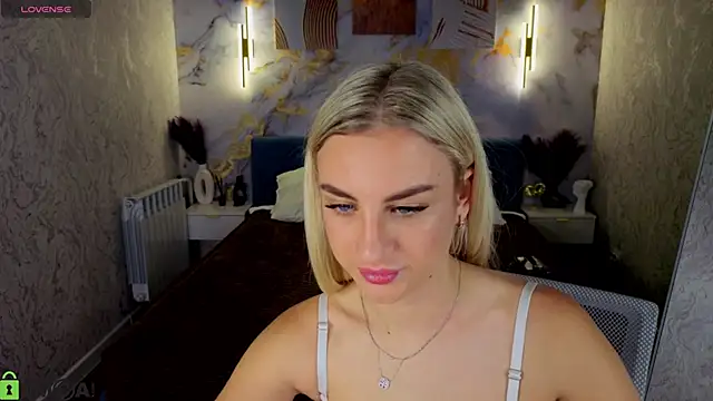 Silen_Tori's Live XXX Chat