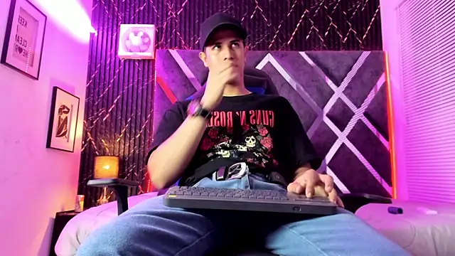 دردشة dominic_connor الجنسية المباشرة