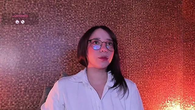 Apartment28's Live XXX Chat
