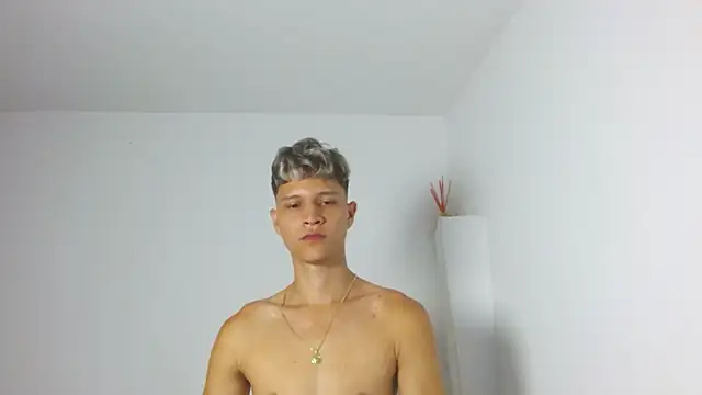 Twinkcock22's Live XXX Chat