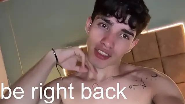 Živý XXX chat AlejooTwink