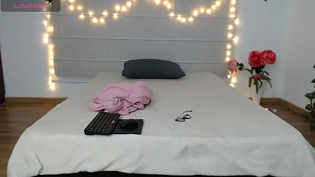 Sarabubbie Chat XXX live