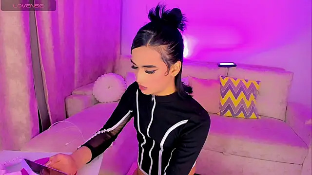 Chat XXX en directo de HANNAH_STEWART