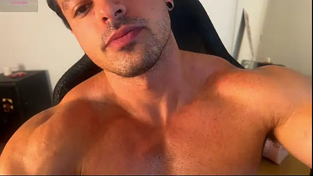 צ'אט XXX בשידור חי של Lucasfit24