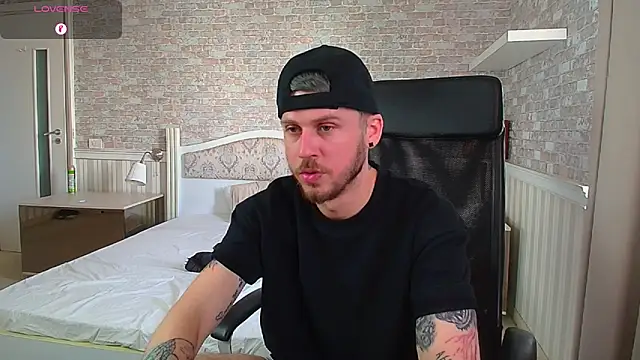 Chat XXX en directo de JonahShaw