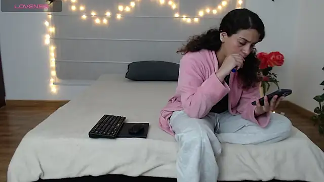 Sarabubbie's Live XXX Chat