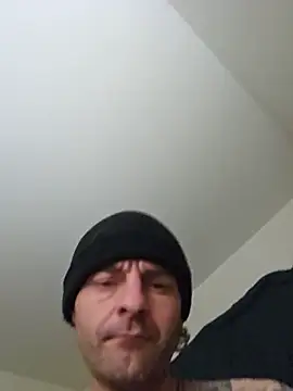 bigtattedcock: απευθείας συνομιλία ΧΧΧ