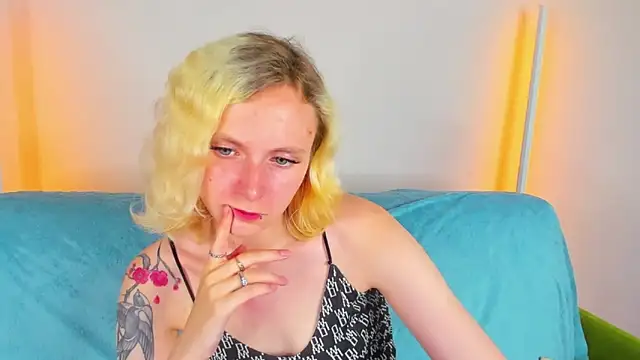LikiLips' Live XXX Chat
