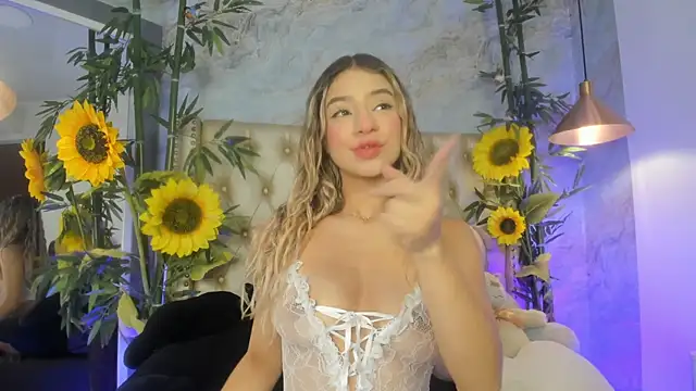 צ'אט XXX בשידור חי של LittleeJaz